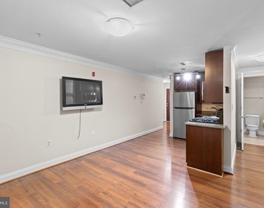 1210 R Street Nw - Photo Thumbnail 9