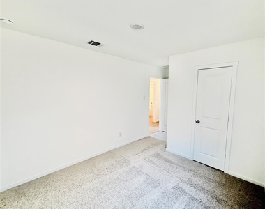449 Jones Beach Ln - Photo Thumbnail 16