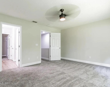 5924 Bartram Village Drive - Photo Thumbnail 12