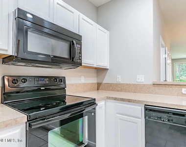 5924 Bartram Village Drive - Photo Thumbnail 4