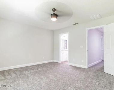 5924 Bartram Village Drive - Photo Thumbnail 13