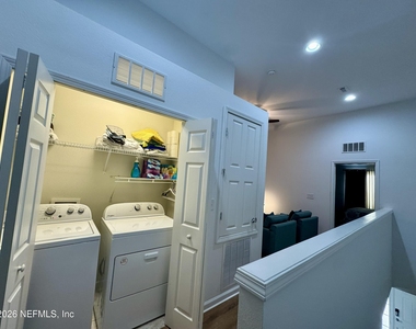6789 Roundleaf Dr. Drive - Photo Thumbnail 18
