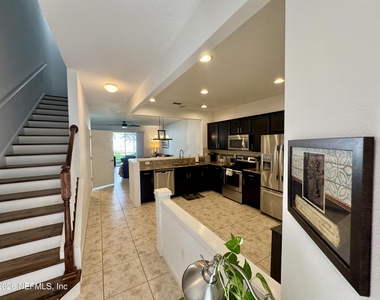 6789 Roundleaf Dr. Drive - Photo Thumbnail 2