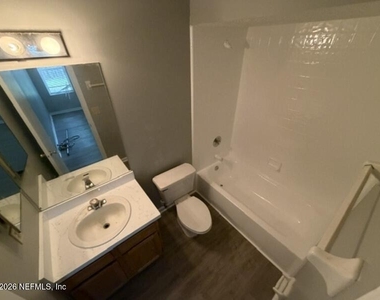 5061 Knightsbridge Circle - Photo Thumbnail 11