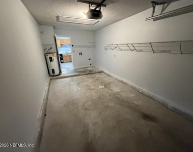 5061 Knightsbridge Circle - Photo Thumbnail 13