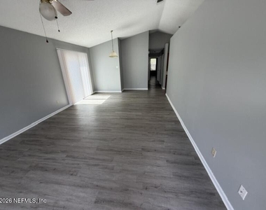 5061 Knightsbridge Circle - Photo Thumbnail 12