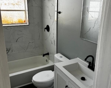 2744 Riverside Avenue - Photo Thumbnail 9