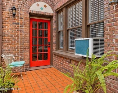 2738 Riverside Avenue - Photo Thumbnail 4
