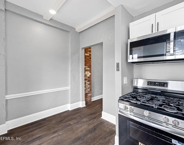 2738 Riverside Avenue - Photo Thumbnail 13