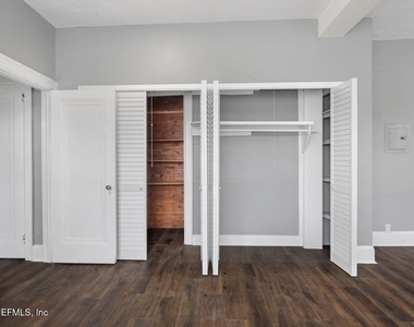 2738 Riverside Avenue - Photo Thumbnail 19