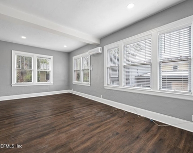 2738 Riverside Avenue - Photo Thumbnail 15