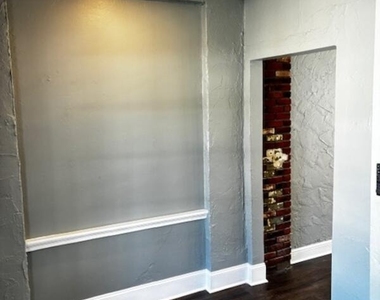2744 Riverside Avenue - Photo Thumbnail 7