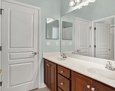 1837 Forest Glen Way - Photo Thumbnail 29