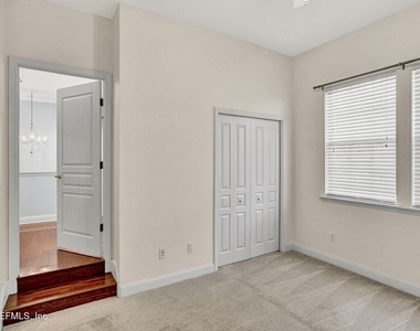 1837 Forest Glen Way - Photo Thumbnail 30