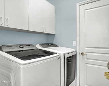 1837 Forest Glen Way - Photo Thumbnail 31