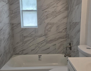 3827 Eve Drive W - Photo Thumbnail 6