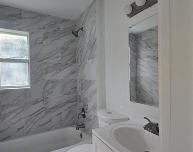 3827 Eve Drive W - Photo Thumbnail 9