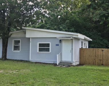 3827 Eve Drive W - Photo Thumbnail 1
