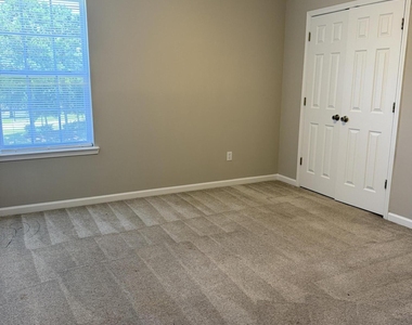 12301 Kernan Forest Boulevard - Photo Thumbnail 10