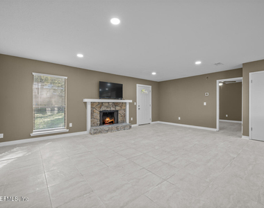 7528 Jasper Ave Avenue - Photo Thumbnail 4