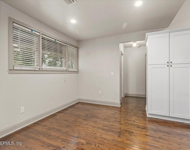 1273 Lechlade Circle - Photo Thumbnail 16