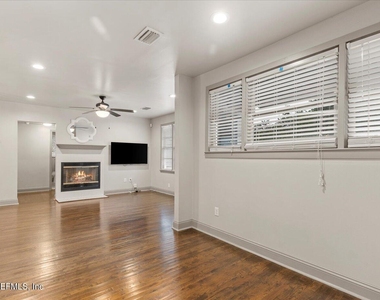 1273 Lechlade Circle - Photo Thumbnail 10