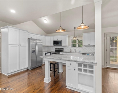 1273 Lechlade Circle - Photo Thumbnail 11