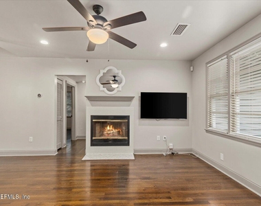 1273 Lechlade Circle - Photo Thumbnail 8