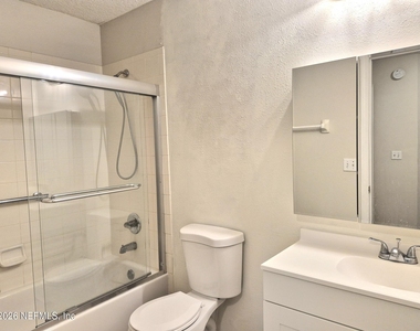 5260 Collins Road - Photo Thumbnail 11
