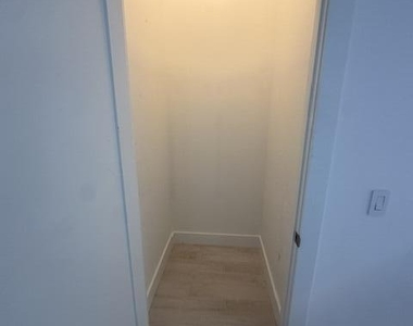105 Ocean's Edge Drive - Photo Thumbnail 25