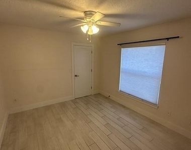 105 Ocean's Edge Drive - Photo Thumbnail 21