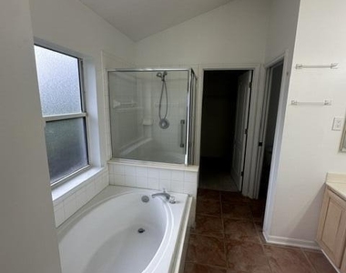 105 Ocean's Edge Drive - Photo Thumbnail 29