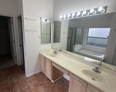 105 Ocean's Edge Drive - Photo Thumbnail 28