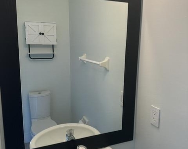 105 Ocean's Edge Drive - Photo Thumbnail 3
