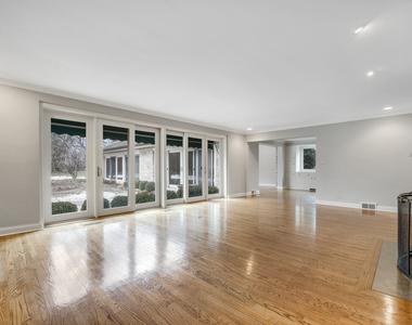 120 E 8th Street - Photo Thumbnail 15