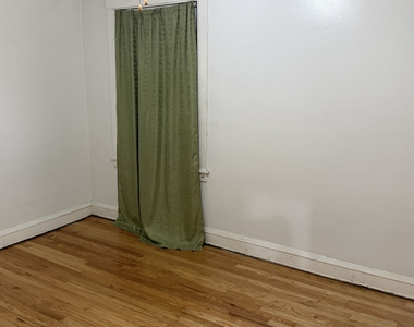 2117 N Lockwood Avenue - Photo Thumbnail 5