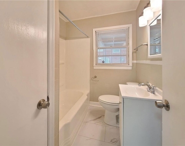 3225 Forrest Hills Drive - Photo Thumbnail 32