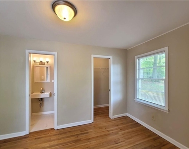 3225 Forrest Hills Drive - Photo Thumbnail 17