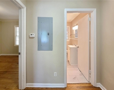3225 Forrest Hills Drive - Photo Thumbnail 31