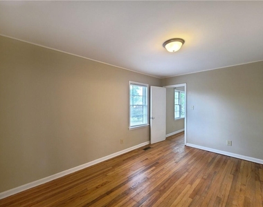 3225 Forrest Hills Drive - Photo Thumbnail 15