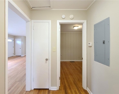 3225 Forrest Hills Drive - Photo Thumbnail 22