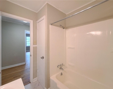 3225 Forrest Hills Drive - Photo Thumbnail 35