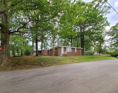 3225 Forrest Hills Drive - Photo Thumbnail 1
