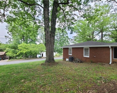 3225 Forrest Hills Drive - Photo Thumbnail 51