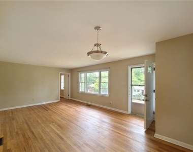 3225 Forrest Hills Drive - Photo Thumbnail 8