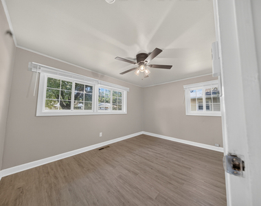 415 Shabbona Drive - Photo Thumbnail 9