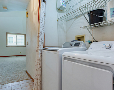 69 N Lambert Road - Photo Thumbnail 10