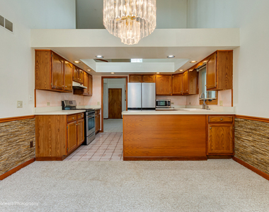 69 N Lambert Road - Photo Thumbnail 9