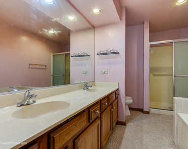 69 N Lambert Road - Photo Thumbnail 11
