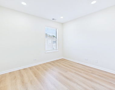 3 Charlotte Circle - Photo Thumbnail 24